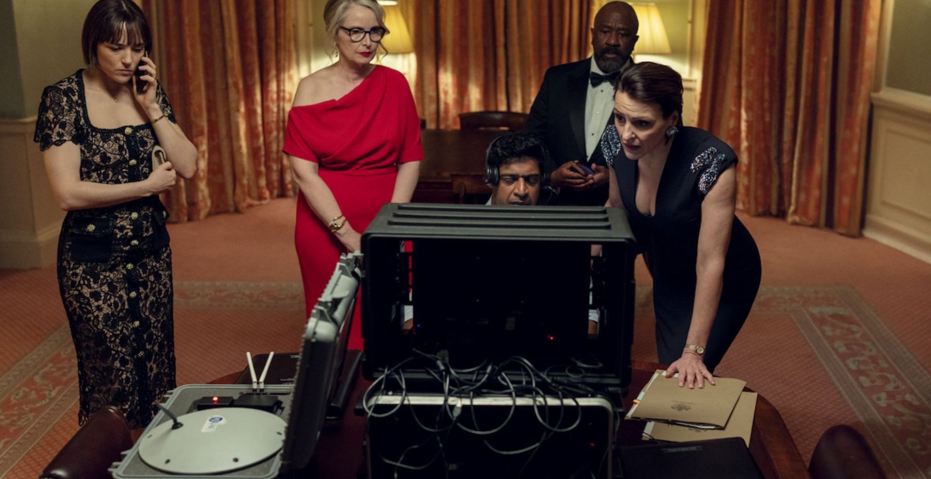 Hostage season 1 (Image via Netflix)