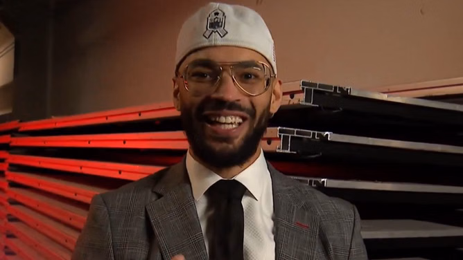 Ricochet brutally trolls WWE legend following his recent comments about AEW