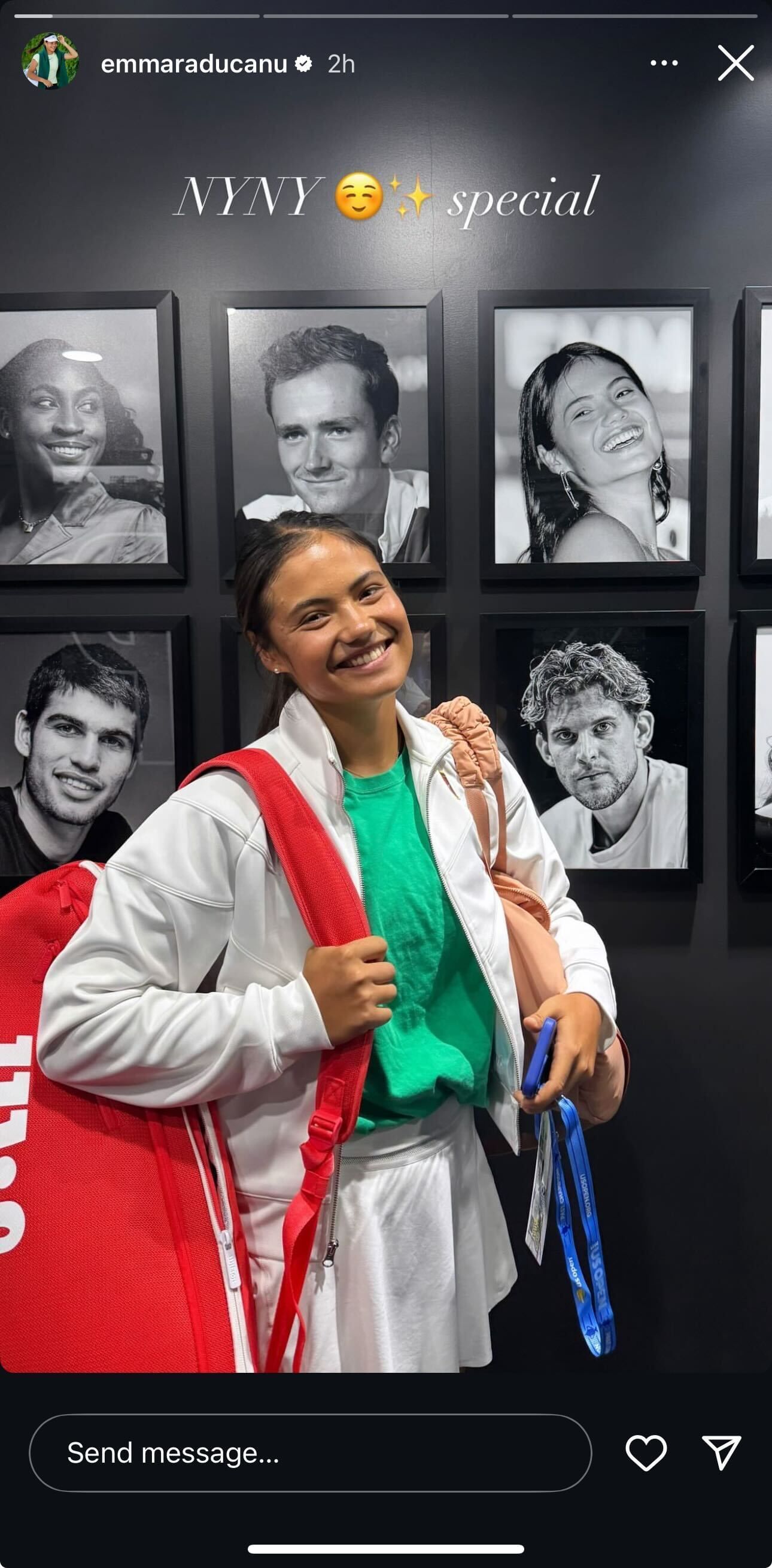 Emma Raducanu all smiles in front of her winner&#039;s portrait at the US Open (Source: Instagram)