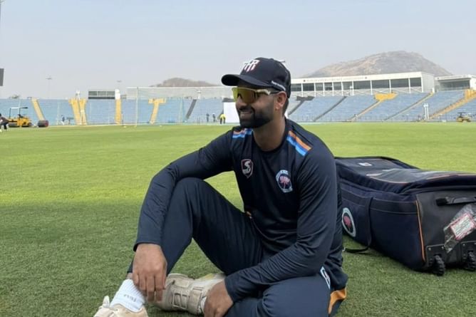 Who is Auqib Nabi? 5 interesting facts about pacer who took four wickets in four balls in NZ vs EZ 2025 Duleep Trophy match