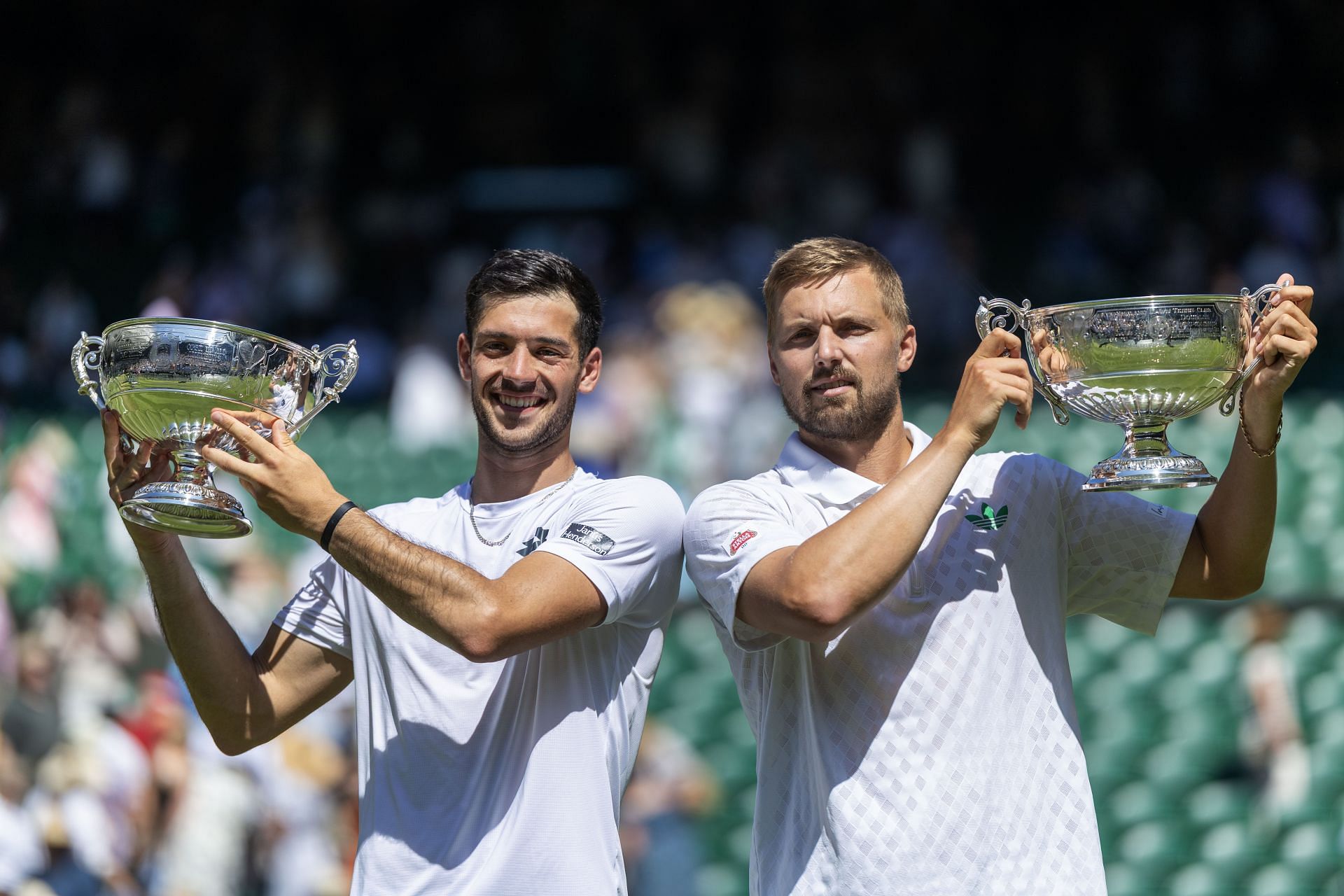 Na obrázku: Julian Cash a Lloyd Glasspool (Getty)