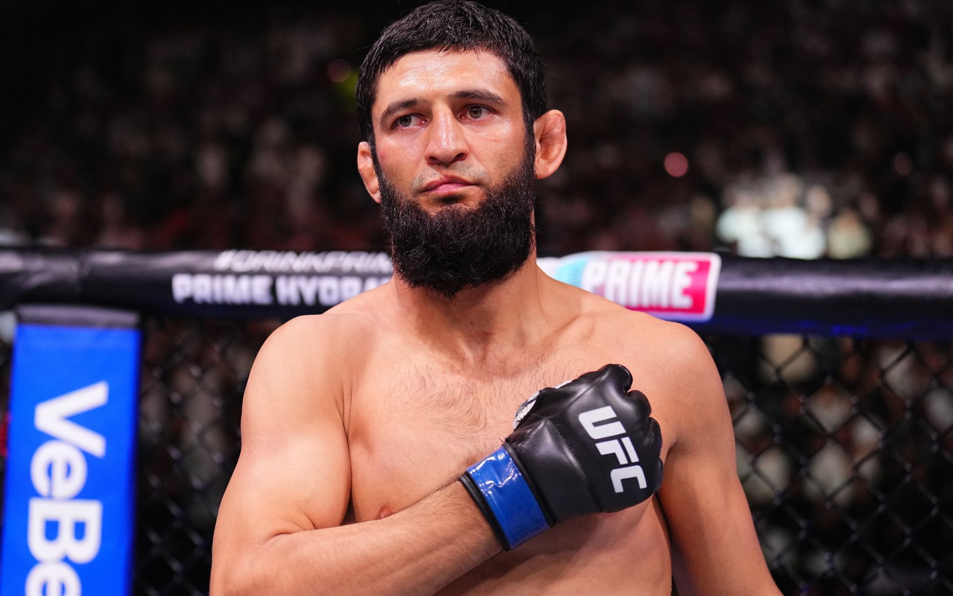 Khamzat Chimaev (pictured) will fight for the UFC middleweight gold, this weekend, at UFC 319. [Image courtesy: Getty Images]