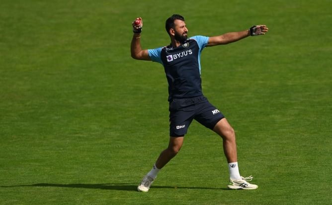 When Cheteshwar Pujara received a warm applause after CSK signed him in IPL 2021 Auction [Watch]