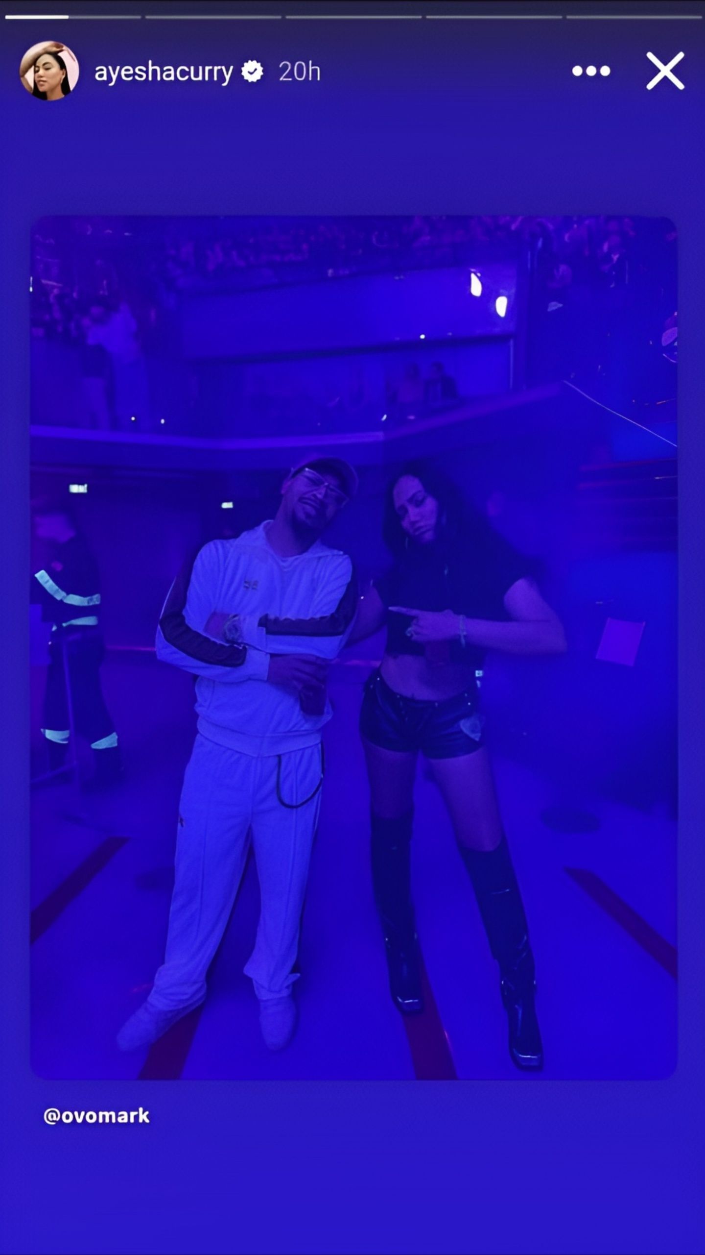 [Credit: IG/@ayeshacurry]