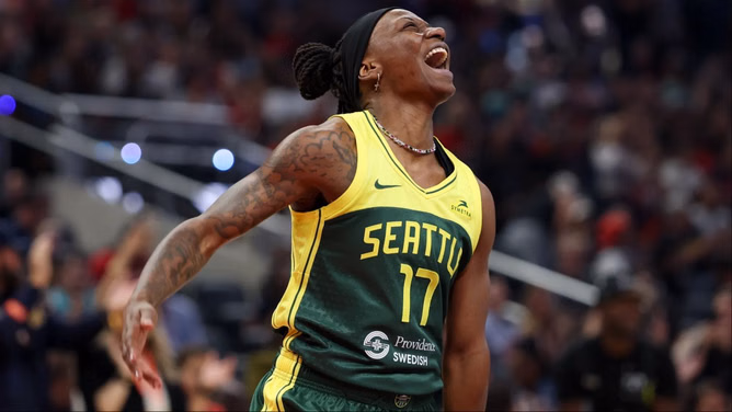 "You love me real bad" - Ex-Fever Erica Wheeler makes her admiration for $490,118 WNBA star crystal clear