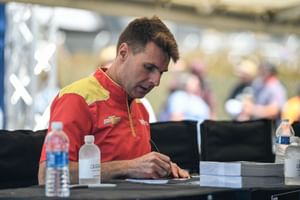 Former IndyCar champion asks Team Penske to extend "legend" Will Power's contract after Portland breakthrough