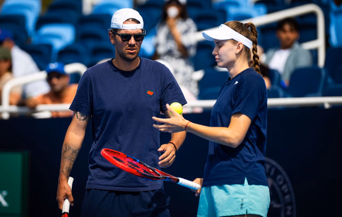 "I never had any issues" - Elena Rybakina issues blunt response to controversial coach Stefano Vukov being back in her box at US Open