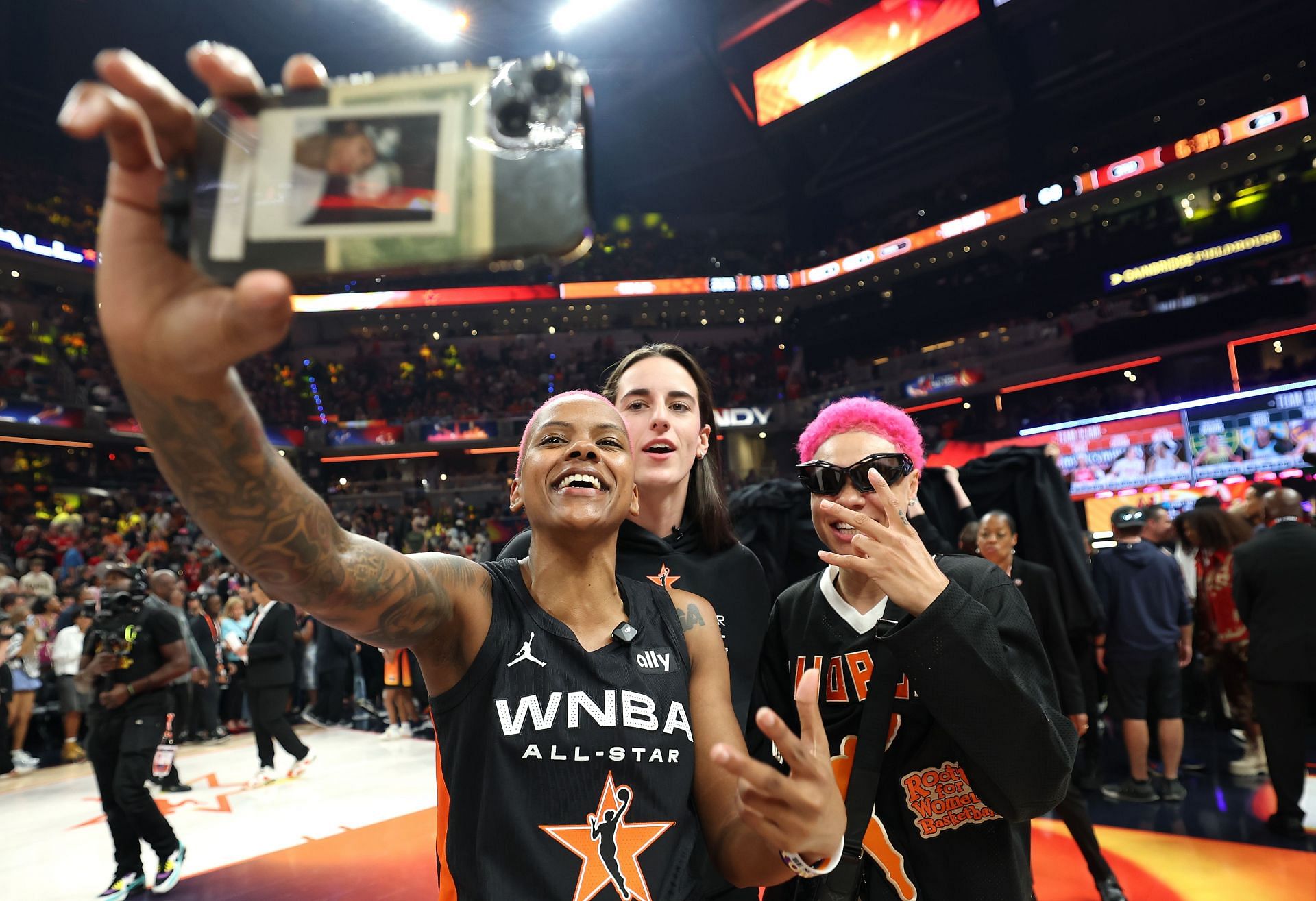 "Call Caitlin Clark": Courtney Williams seeks Indiana Fever superstar's help to avoid standing in queue