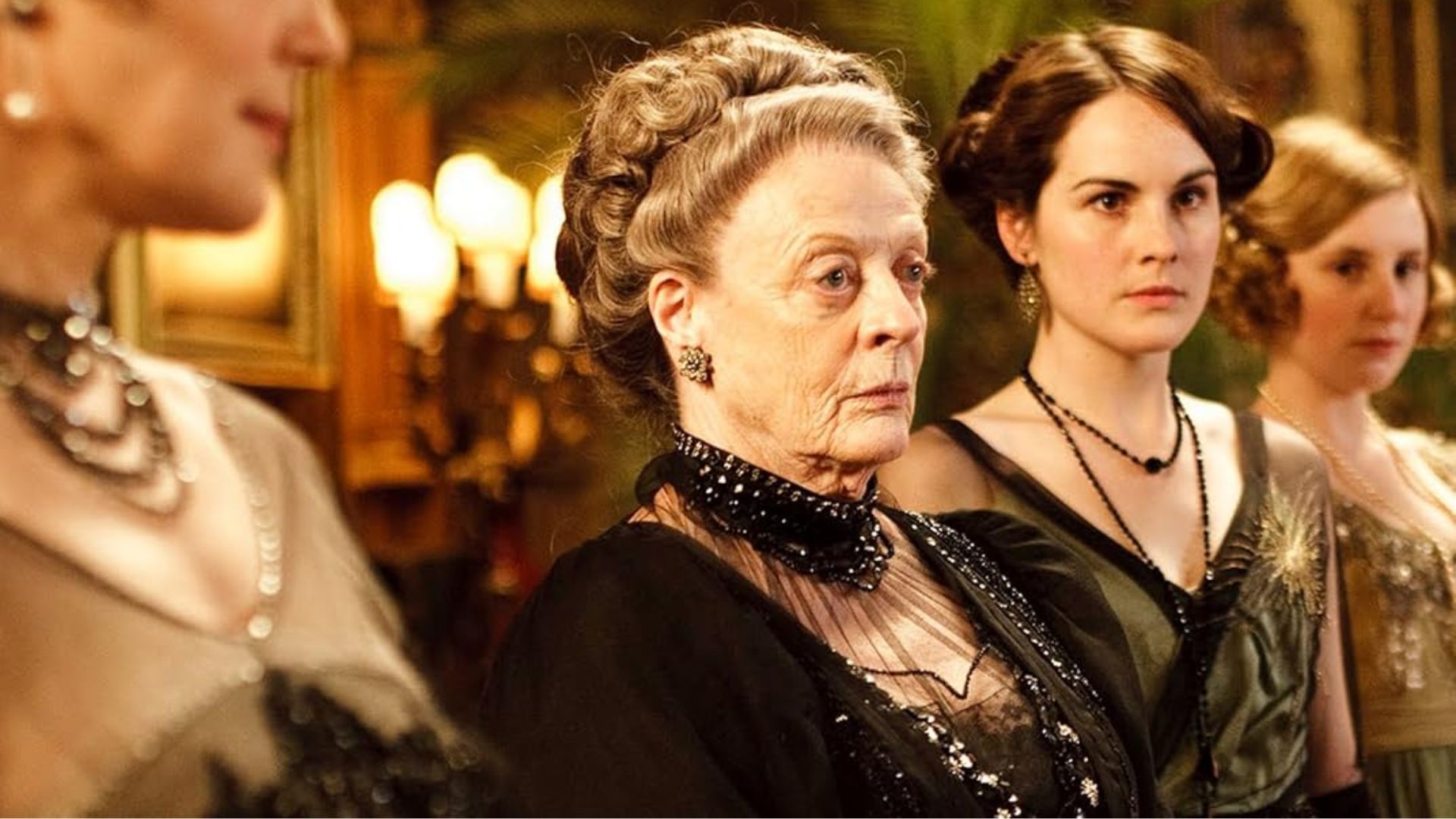 A still from Downton Abbey S1E1 (Image via Peacock)