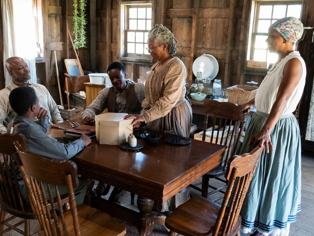 Loper Family on Back to the Frontier (Image via Facebook/@stacey.loper.37)
