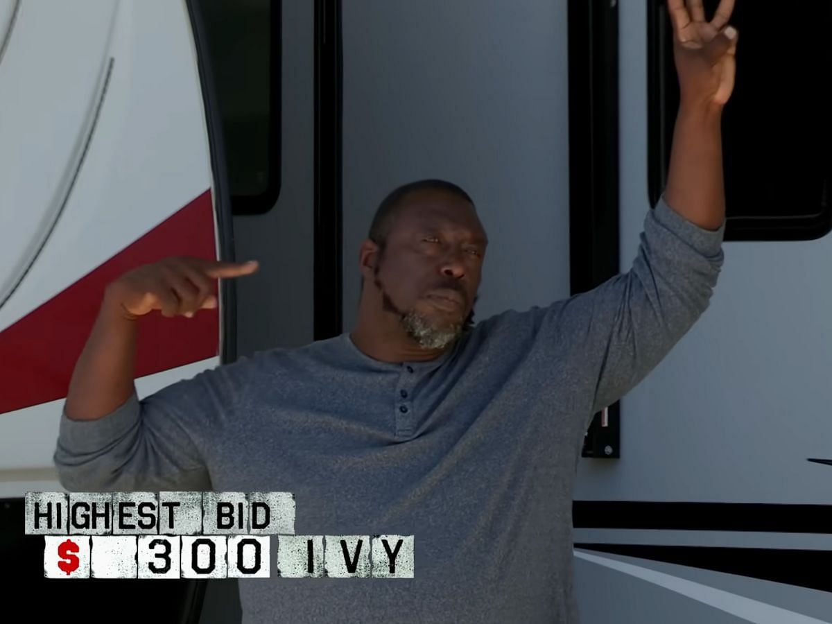 Storage Wars: Ivy’s $1K bid on a locker and his medieval finds