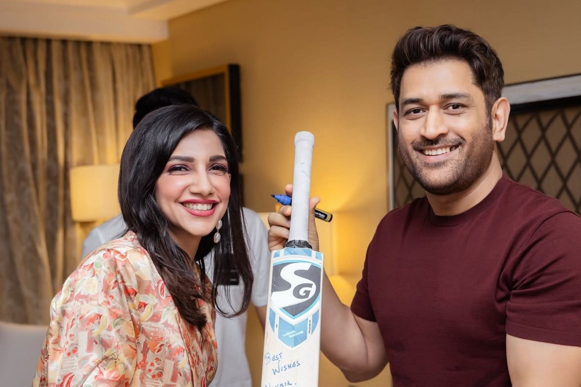 MS Dhoni and Bhavana Balakrishnan (Image via Instagram-@bhavanabalakrishnan)