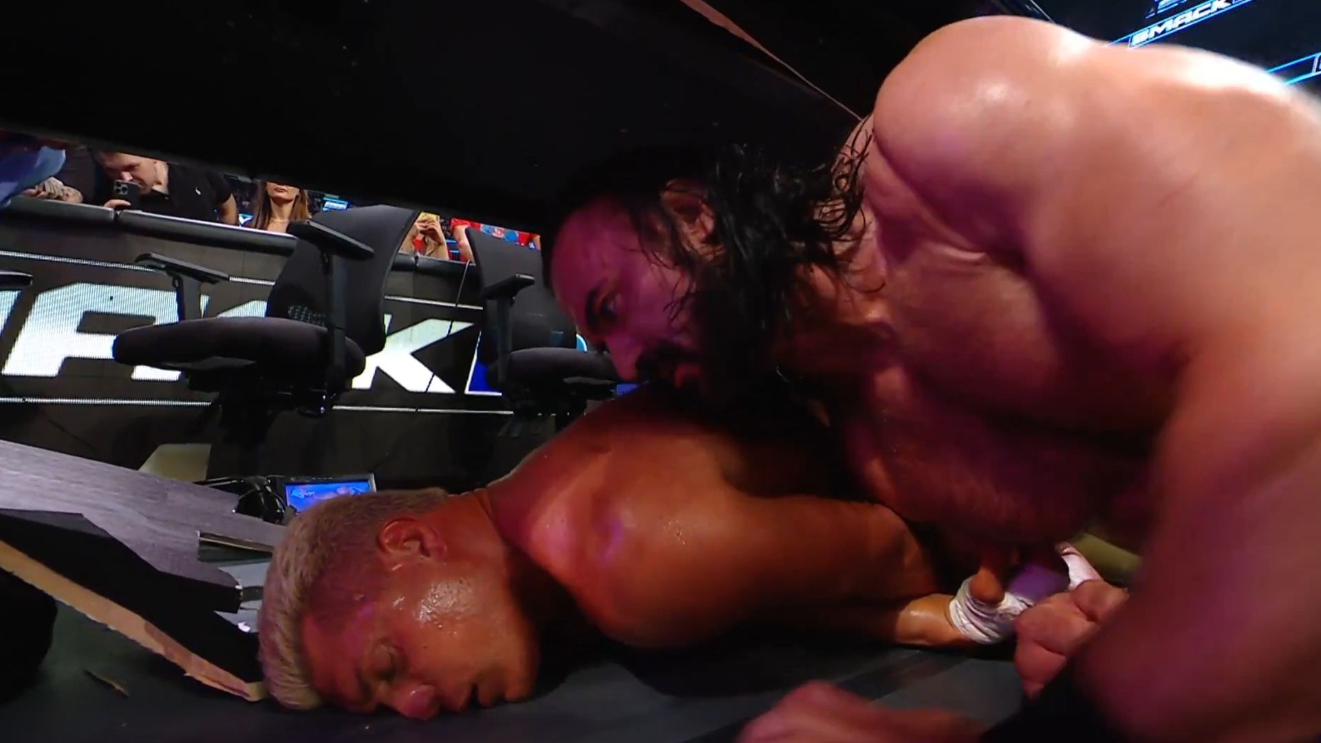 Drew McIntyre attacked Cody Rhodes at the ringside [Image Credits: WWE