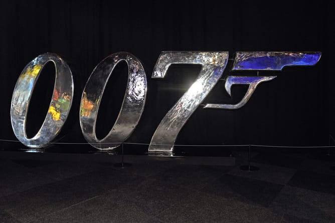 "Woke Is Dead": Piers Morgan supports Helen Mirren after actress claims next James Bond "has to be a guy" & a woman "doesn't work"