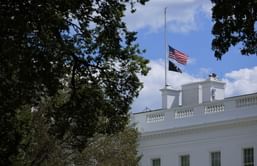 Is the American flag at the White House flying at half-staff? Viral photo explained