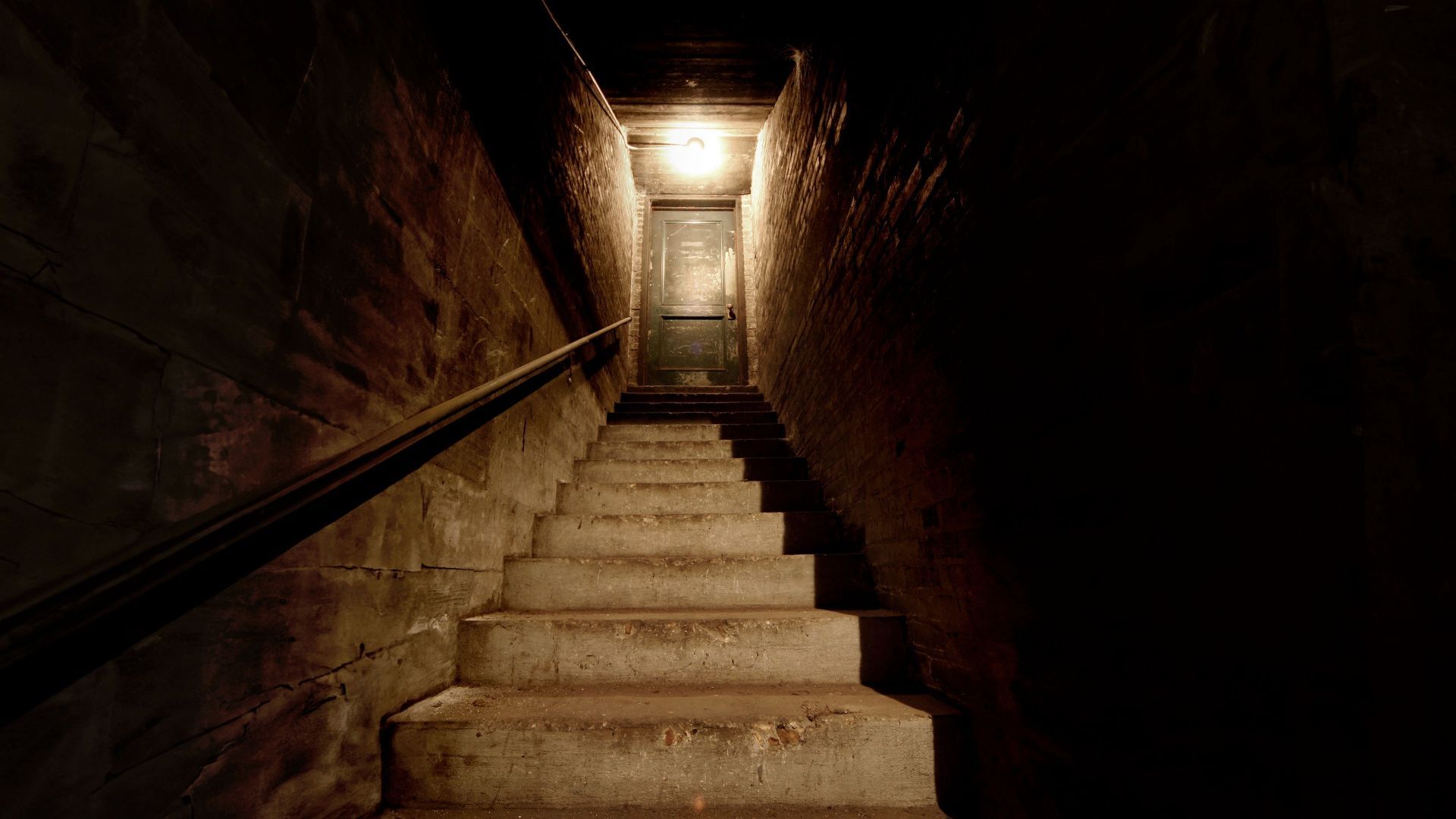 A Body in the Basement (Image via Discovery +)