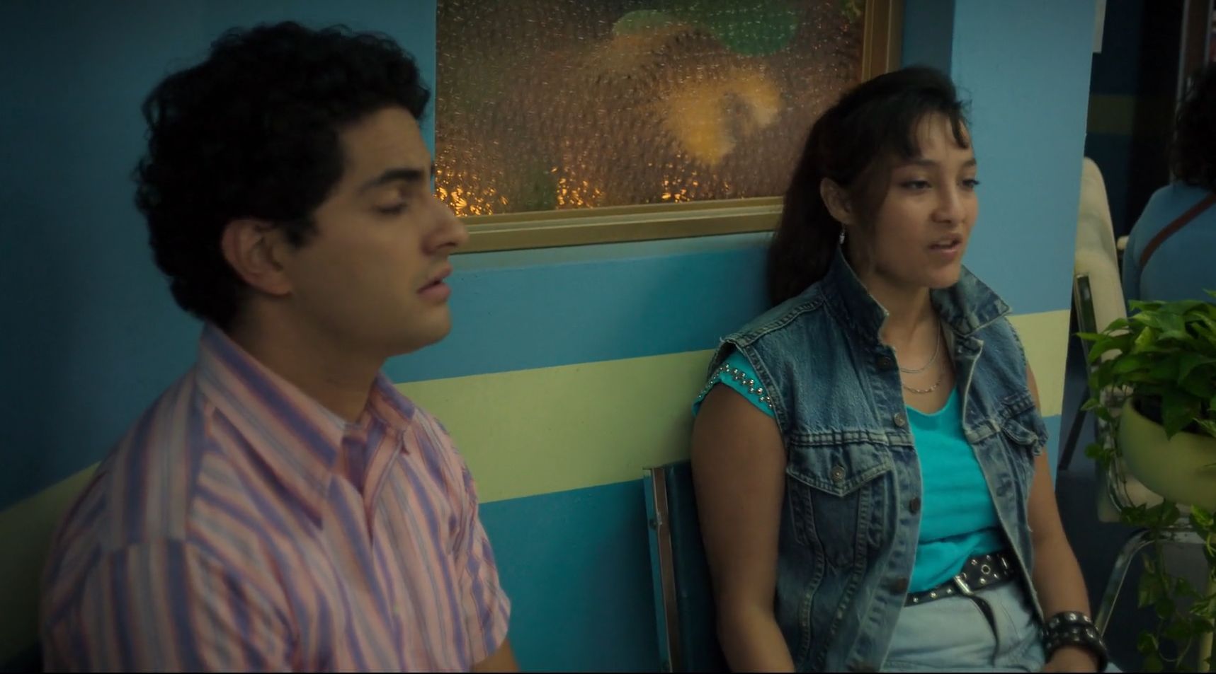 A still from Acapulco (Image via AppleTV+)