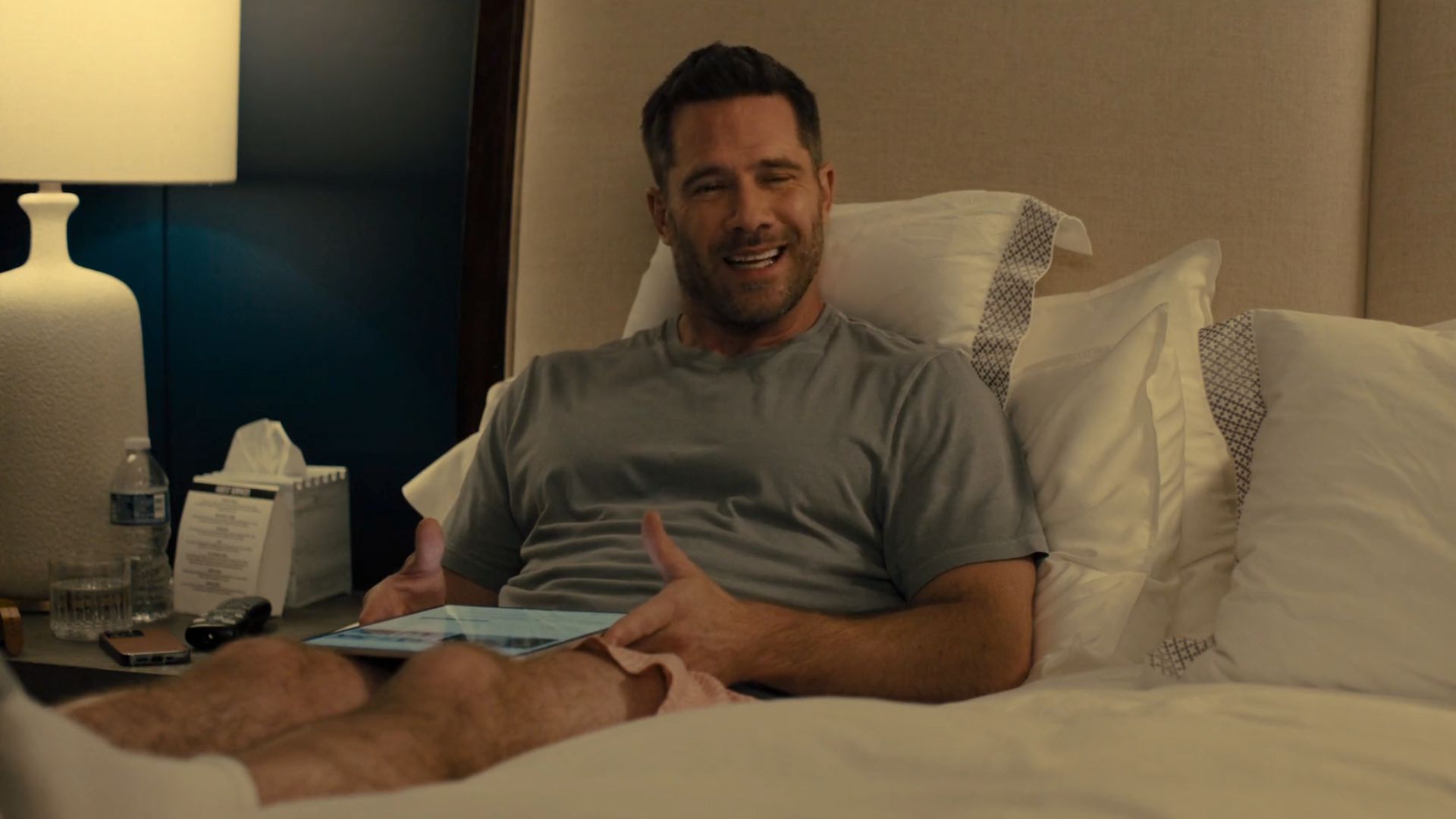 Luke Macfarlane as Charlie in Platonic season 2 (Image via Apple TV+)