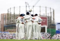 Team India star claps for umpire Ahsan Raza over excellent decision on lbw appeal on Day 4 of ENG vs IND 2025 5th Test [Watch]