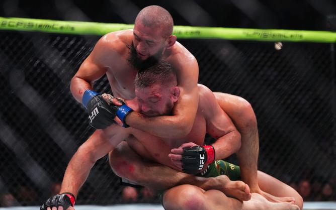UFC veteran highlights how Dricus du Plessis' five-round proficiency may have backfired against Khamzat Chimaev: "No sense of urgency"