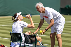 "We definitely need to be more sensitive" - Elena Rybakina's coach gets honest about his switch from coaching ATP players to working with Kazakh