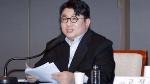 "I expect the truth to be revealed" — Bang Si-hyuk breaks silence on IPO fraud investigation, to return to Korea amid raids at HYBE HQ