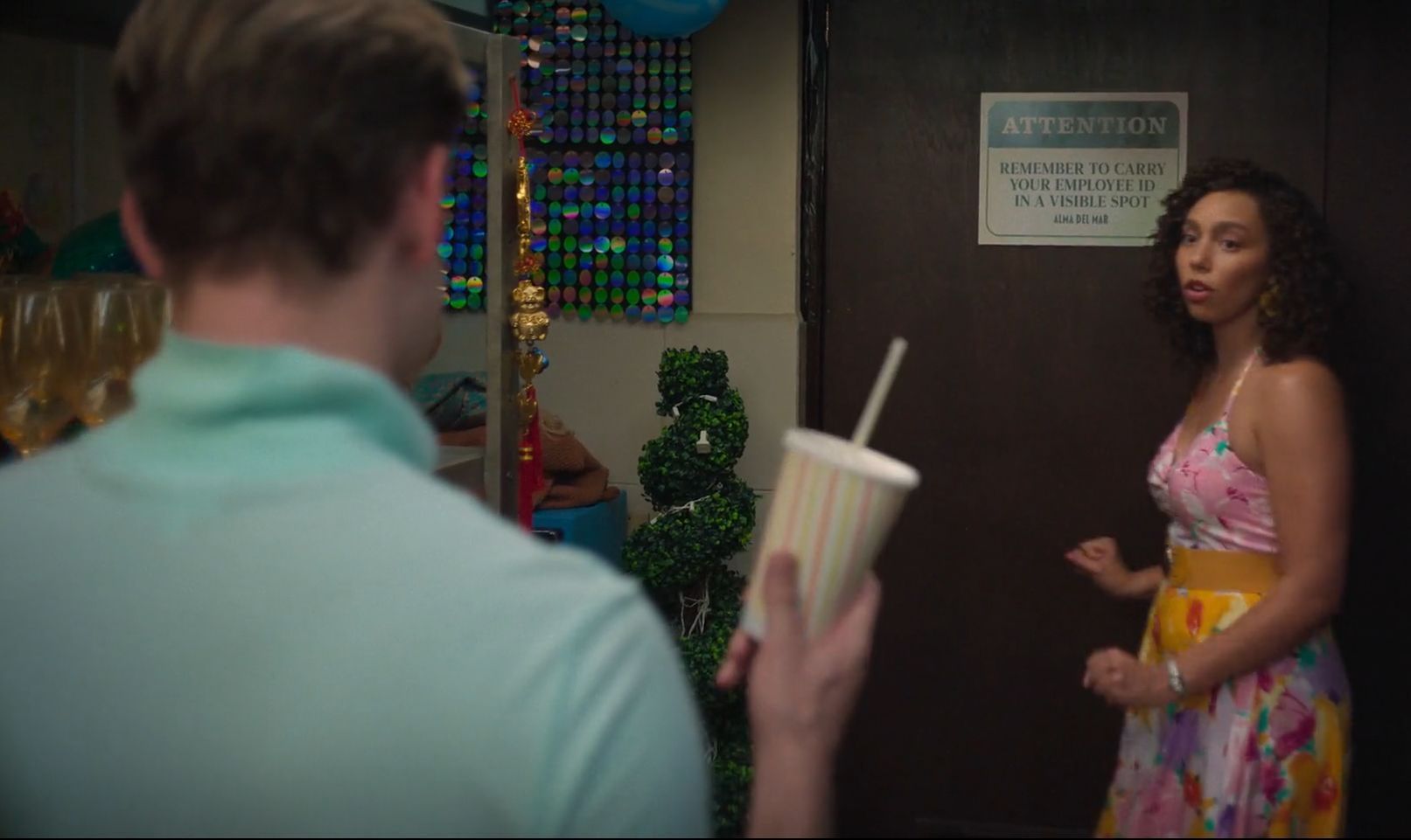 A still from Acapulco (Image via AppleTV+)