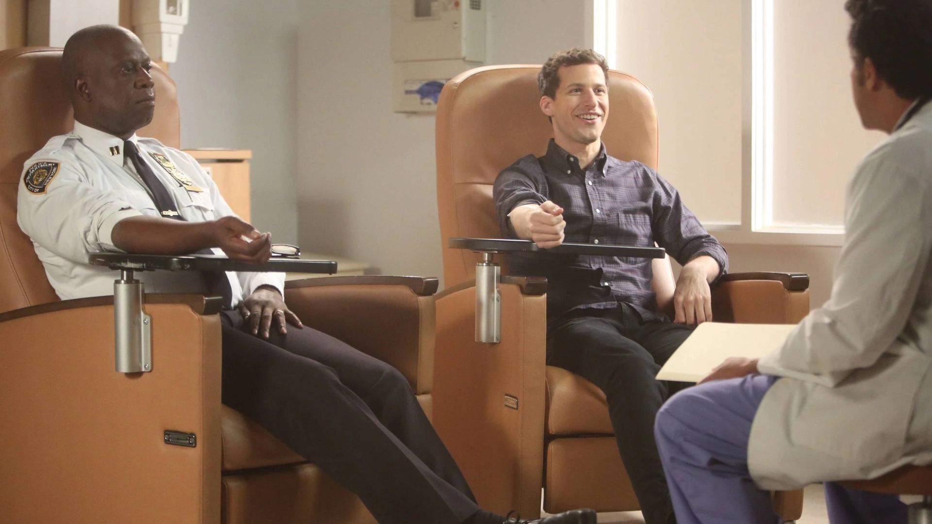 A still from Brooklyn Nine-Nine S3EP12 (Image via Universal)