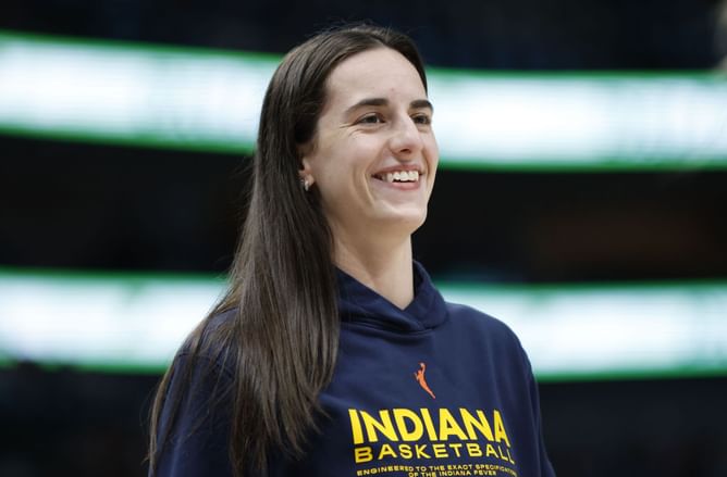 NBA legend Bob Cousy sends stern message to WNBA players over Caitlin Clark's treatment: "They should be kissing the ground she walks on"