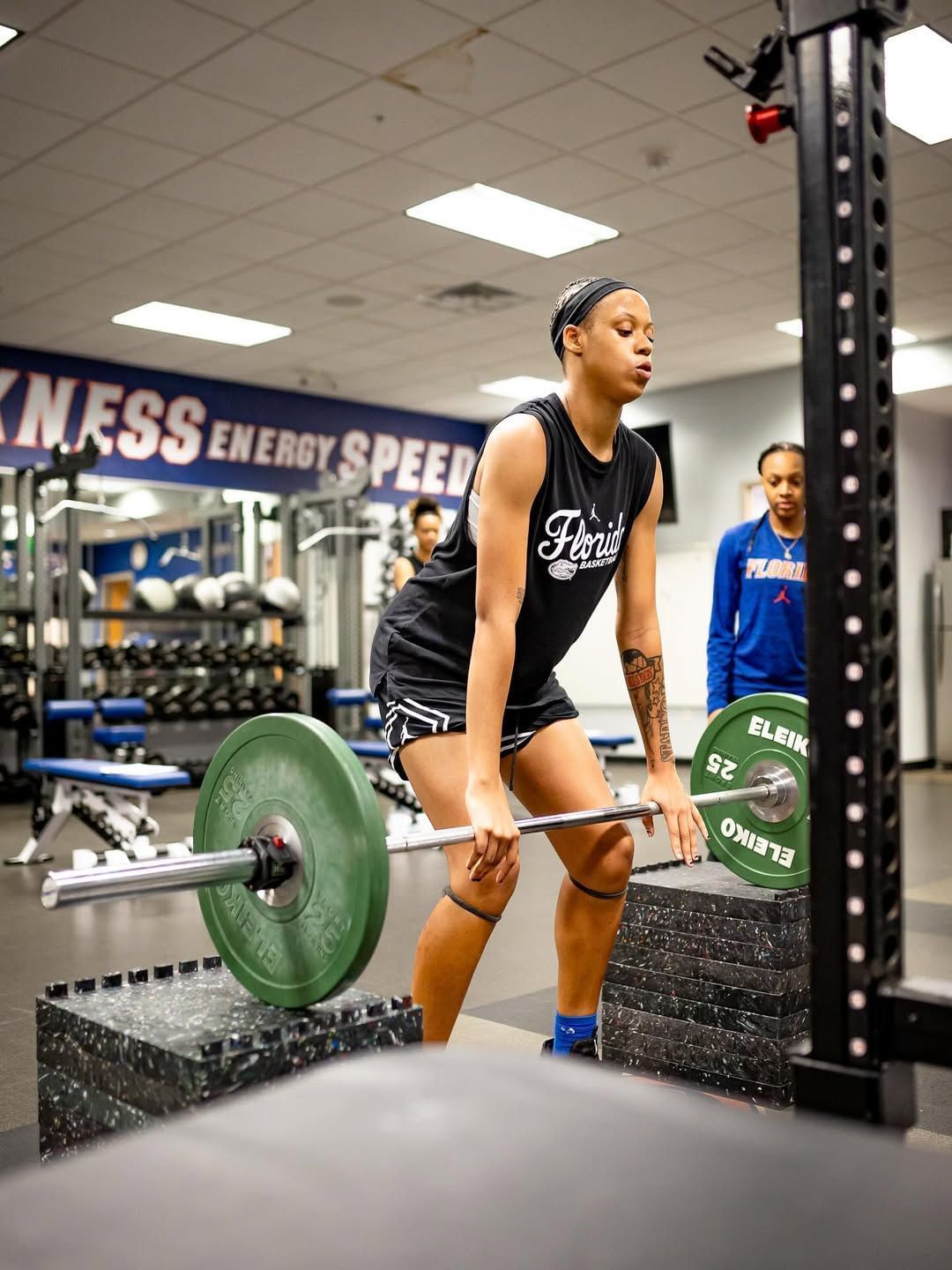Me&#039;Arah O&#039;Neal lifting weights (Image via Instagram @mearahoneal_)