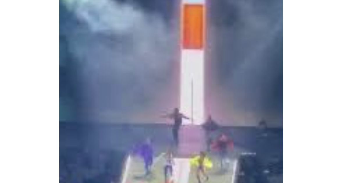 Taylor exited through an orange door in her final Eras Tour show (Image via X/@THE13MANUSCRIPT)