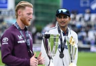 Ben Stokes and Shubman Gill with the Anderson-Tendulkar trophy. (Credits: Getty)
