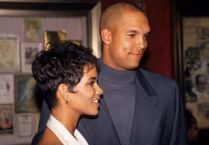 $13,000,000 former NBA star's fierce response to criticism over David Justice's Halle Berry 'disrespect'