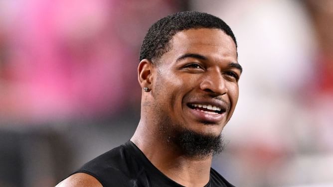 Ja’Marr Chase cozies up with mystery woman while dedicating special 5-word message to her