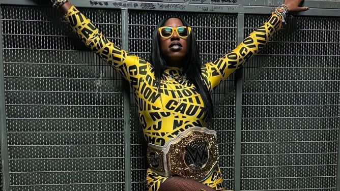 AEW star sends a message after Naomi announces pregnancy and relinquishes Women's World Title on WWE RAW