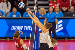 WATCH: Rebekah Allick breaks down in tears as she's presented Nebraska Volleyball's Lift of the Year Award