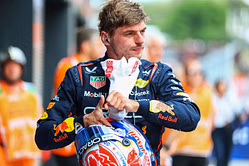 Watch: Max Verstappen shaking his head after a poor qualifying session in the F1 Hungarian GP