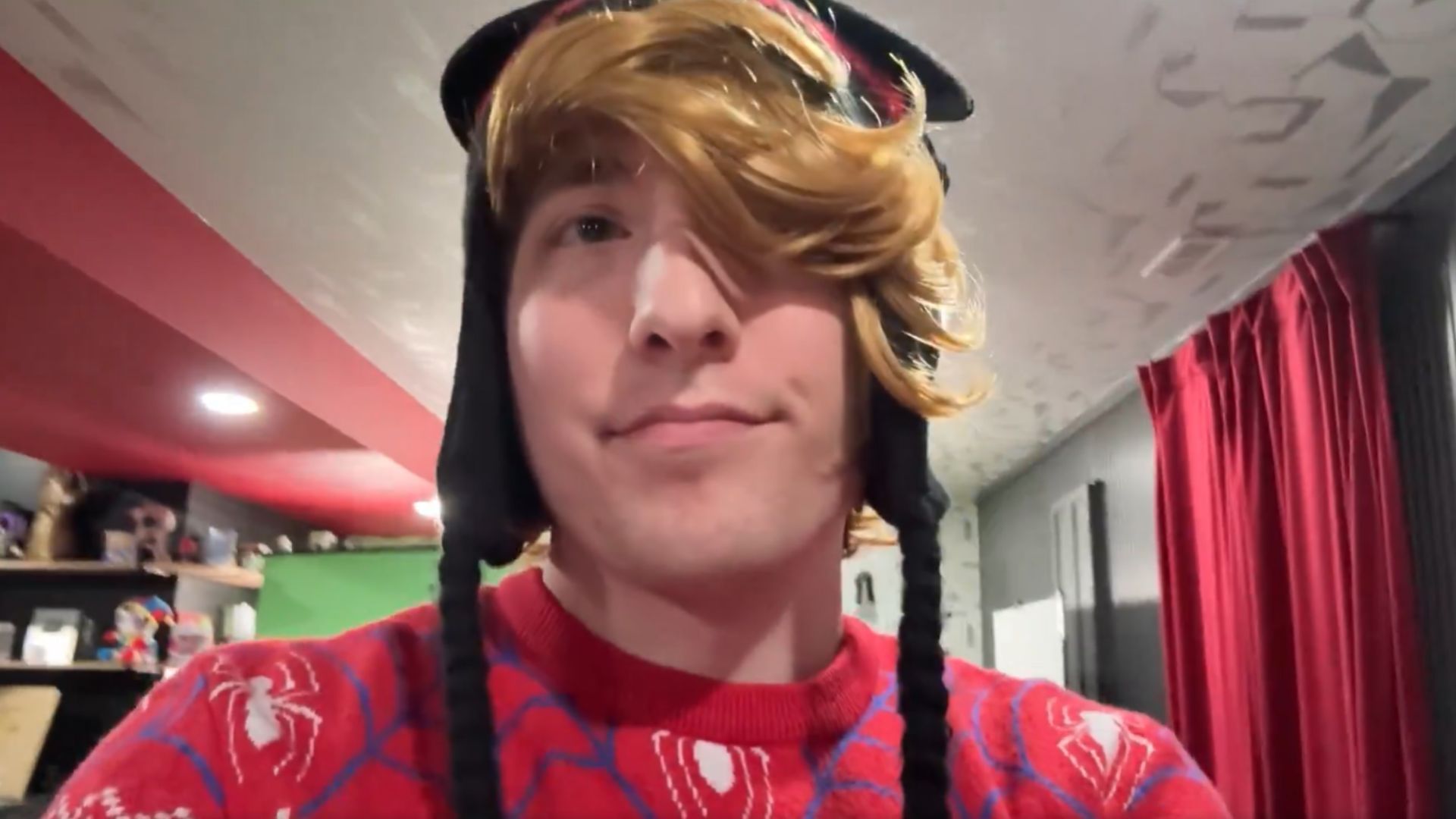 Twitch streamer KreekCraft has spoken out in support of Roblox stramer Schlep after latter
