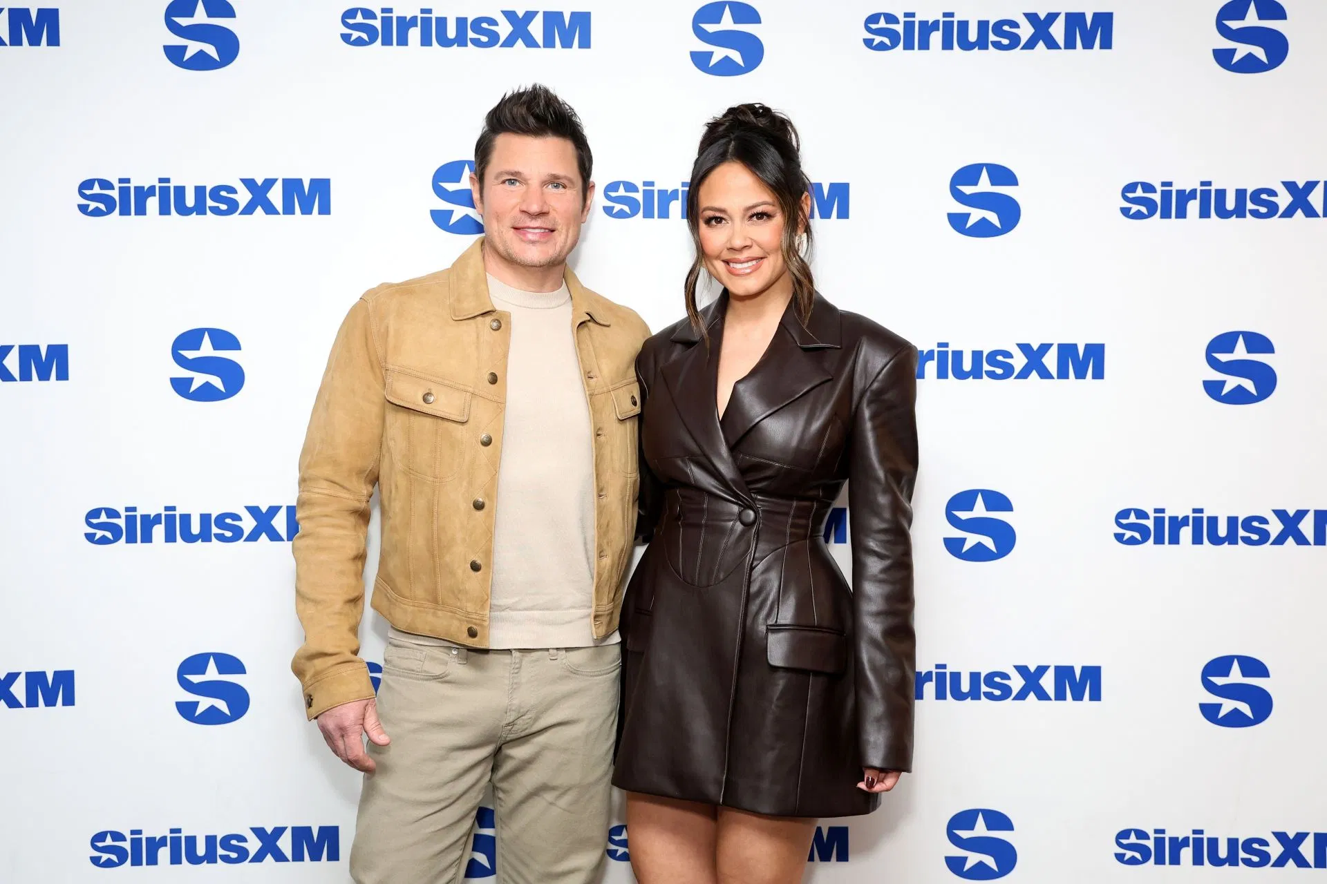 Nick Lachey and Vanessa Lachey visit SiriusXM Studios (Image via Getty)