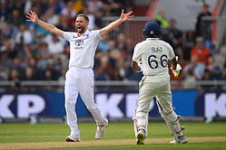 “He then sent me a voice note” - Chris Woakes reveals chat with Rishabh Pant amid shoulder dislocation in ENG vs IND 2025 5th Test