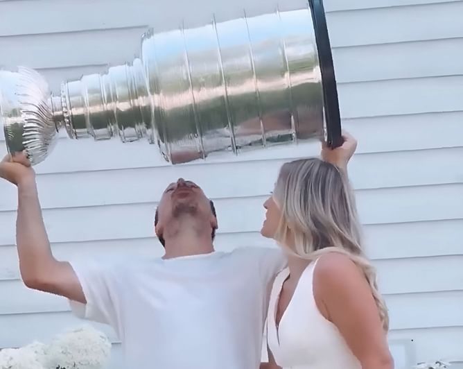 [Must See] Brad Marchand's wife Katrina pens 5-word reaction to Panthers star kissing Stanley Cup before her