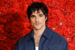 “I stopped having a clock”: Jacob Elordi recalls 10-hour makeup sessions for ‘Frankenstein’