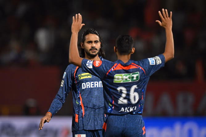 Digvesh Rathi's sledge backfires as batter slams him for two sixes in DPL 2025 clash [Watch]
