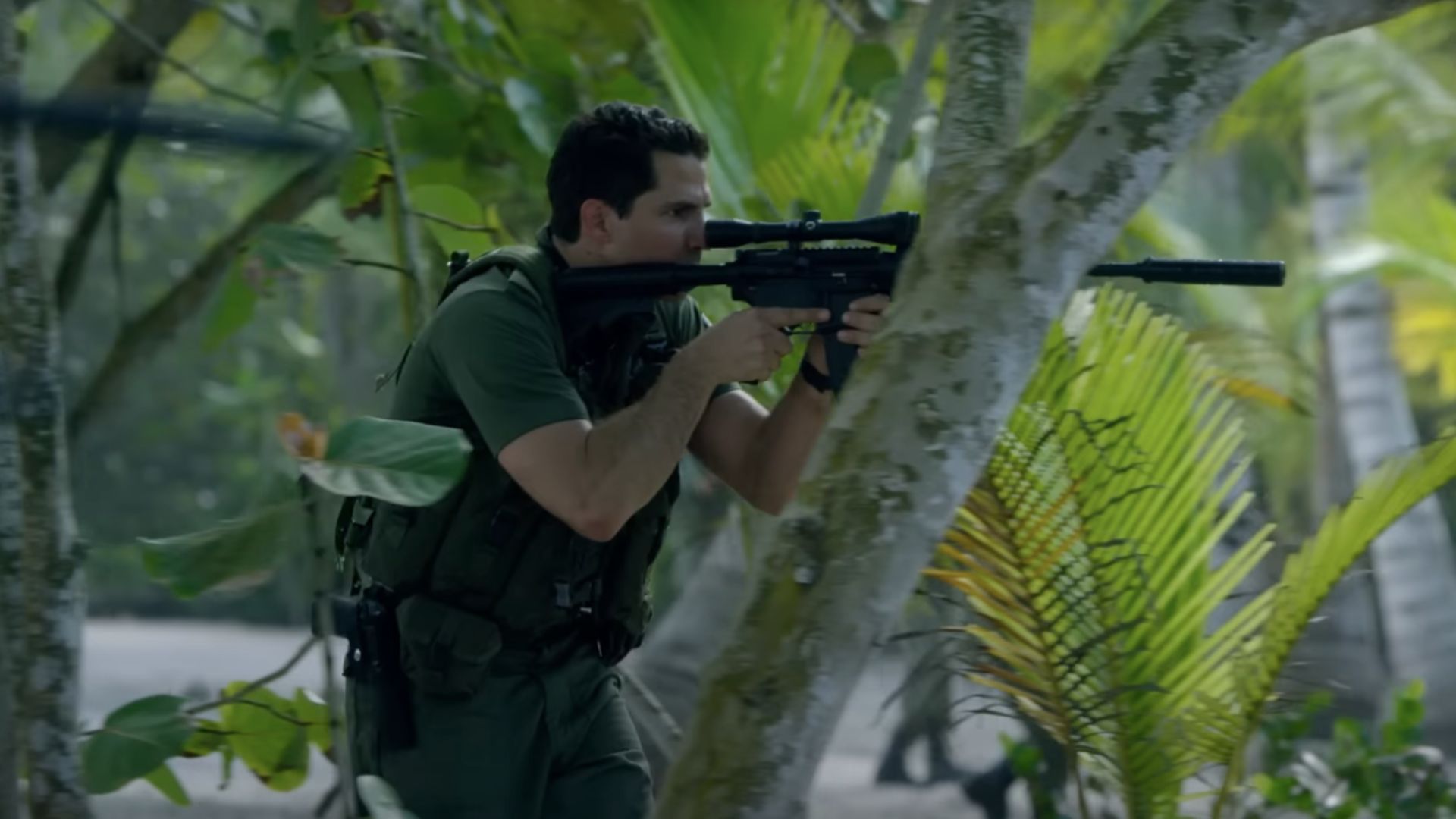 Carrillo kills Gustavo (Image via YouTube/Netflix)