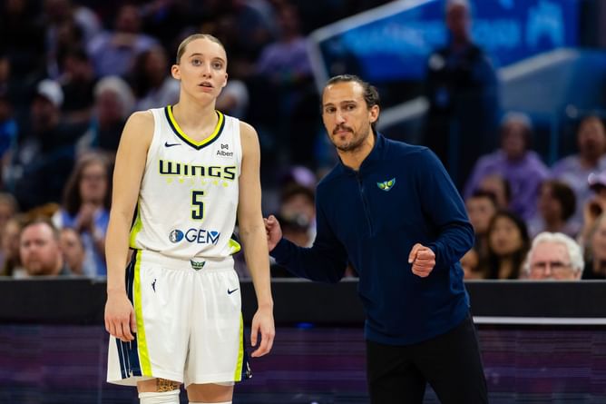 "Just an incredible rookie": Wings HC Chris Koclanes backs Paige Bueckers despite 6-19 shooting game for two reasons