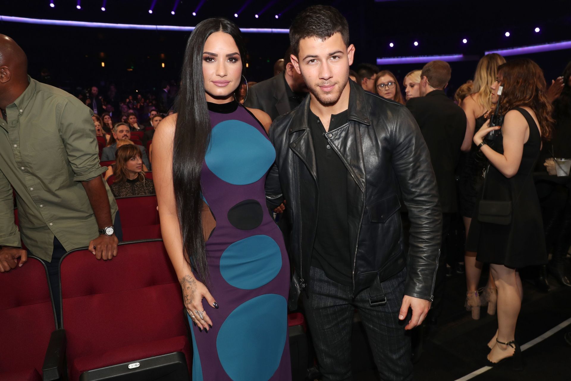 2017 American Music Awards - Roaming Show - Source: Getty