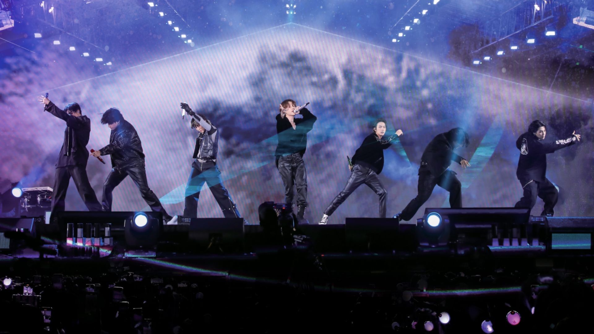 BTS members (Image via X/@bts_bighit)