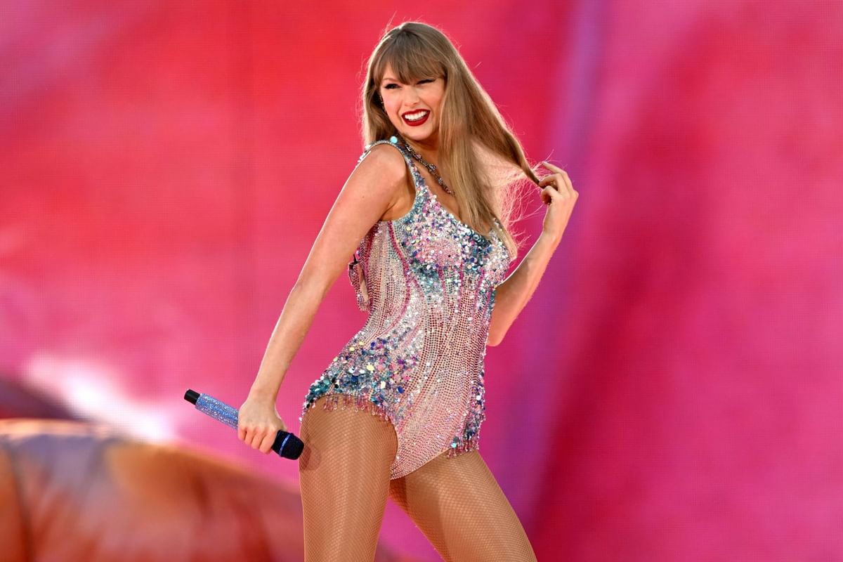 "She’s already planning a new tour???????" - Fans fly into a frenzy as JADE says she “would love” to be Taylor Swift’s opener for her next tour