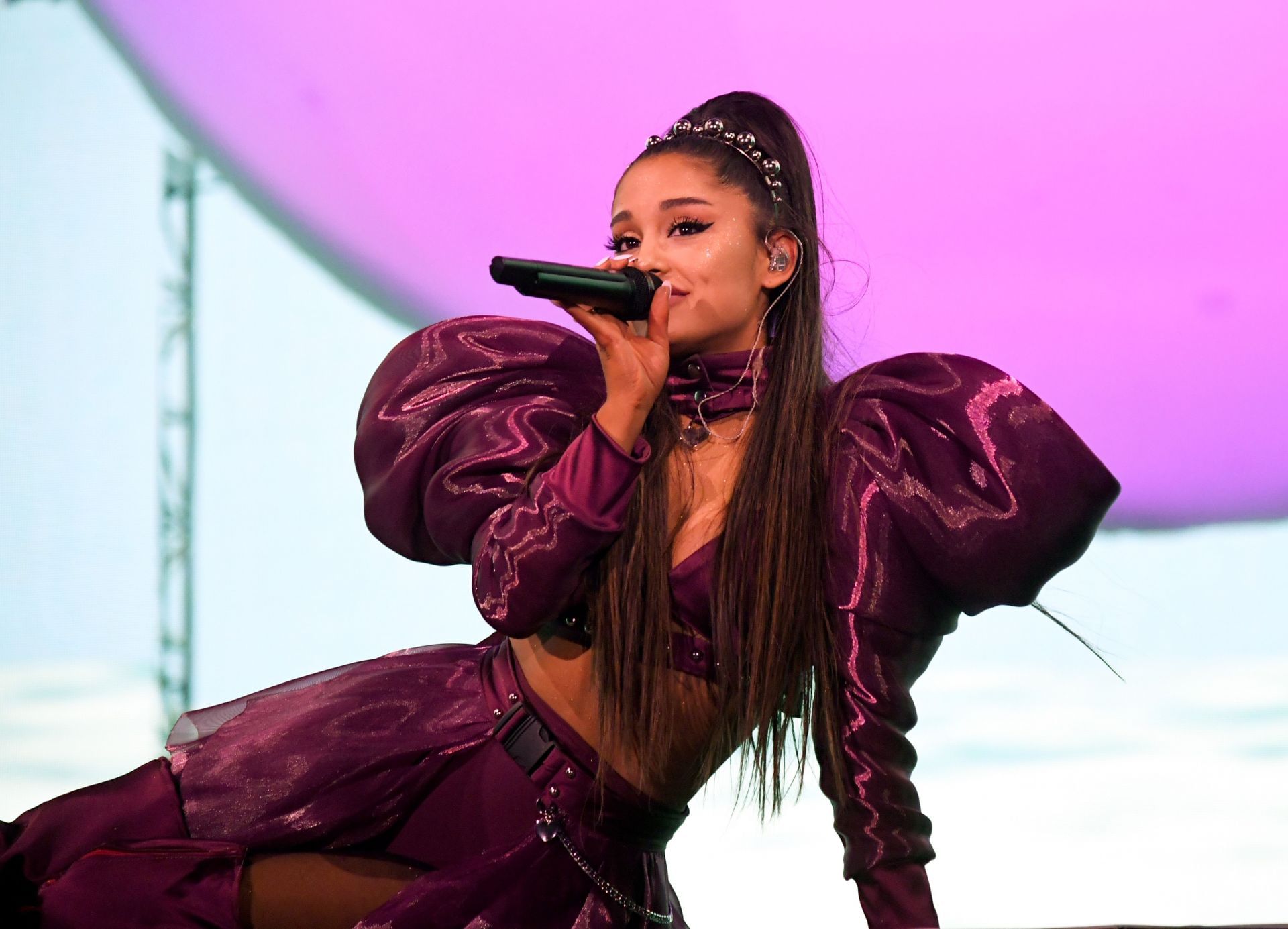 Ariana Grande at the 2019 Coachella (Image via Kevin Mazur/Getty Images)