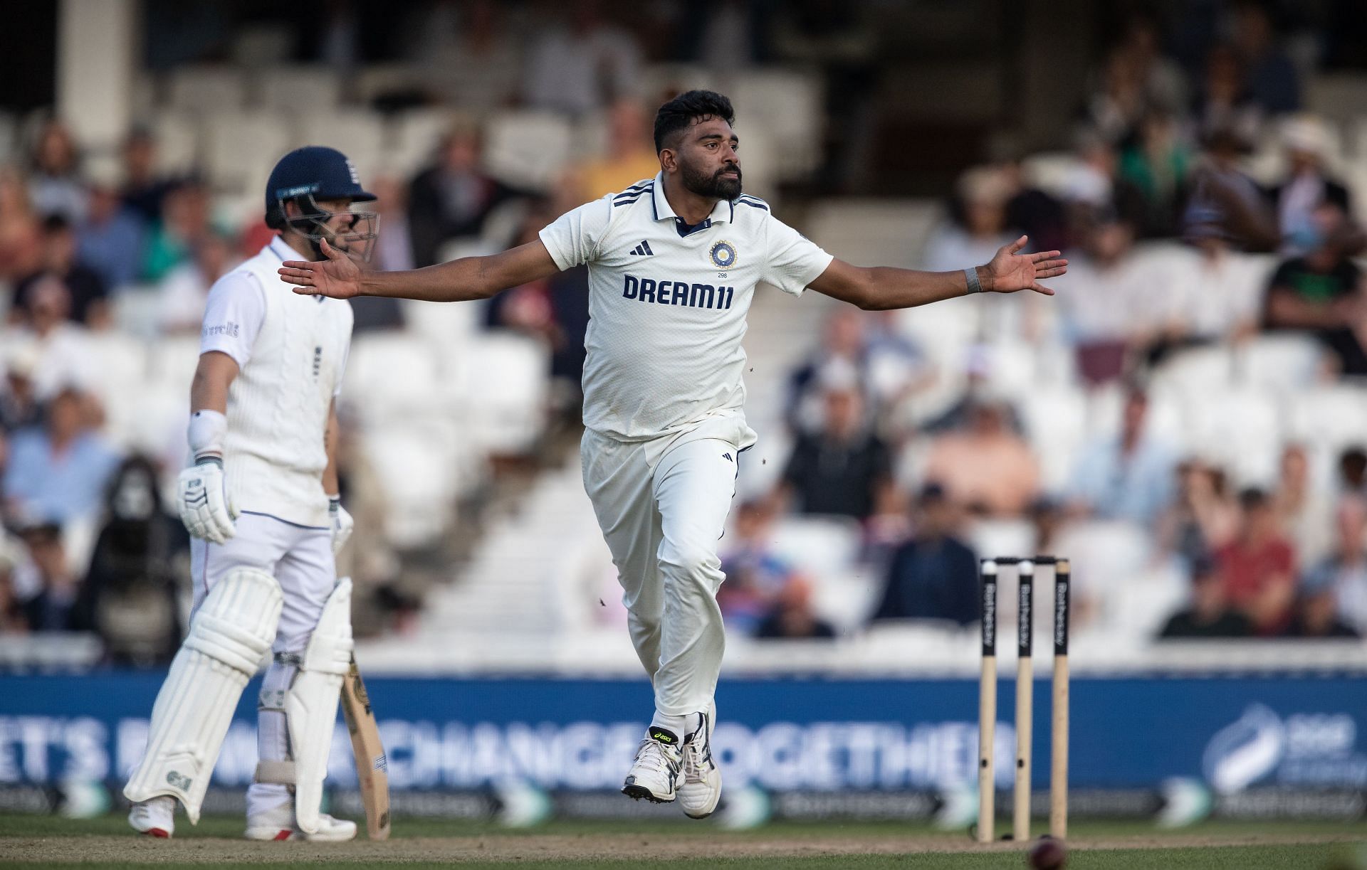 "It doesn't seem like the pitch has become flat suddenly" - Aakash Chopra on India's chances heading into Day 4 of ENG vs IND 2025 5th Test